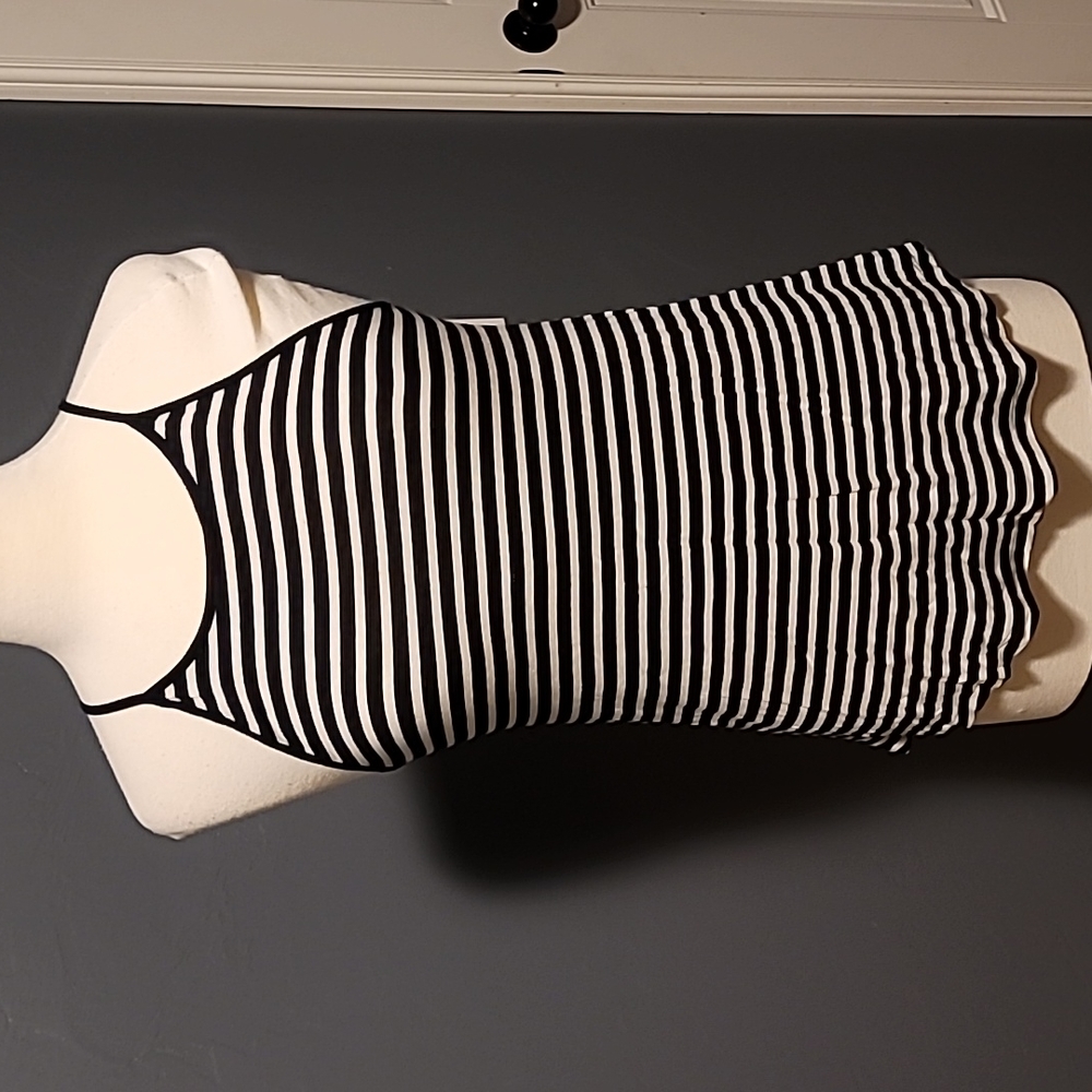 Black and White Striped Flowy Top EUC